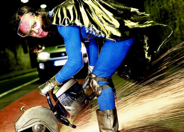 03_angle_grinder_man