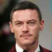 Luke Evans è il Corvo