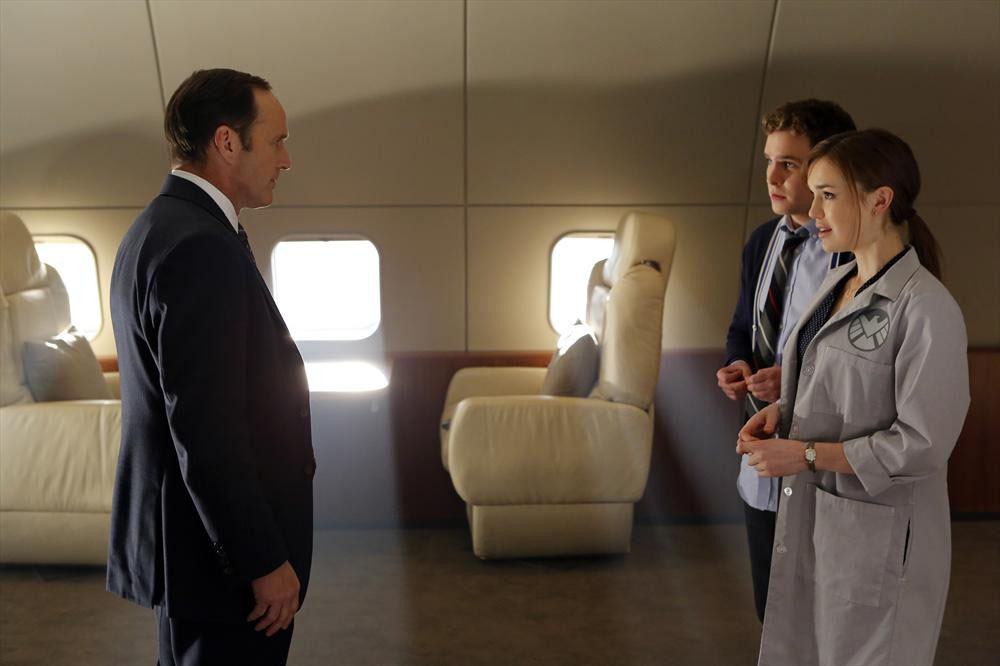 CLARK GREGG, IAIN DE CAESTECKER, ELIZABETH HENSTRIDGE