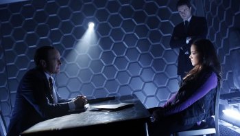 Agents-of-SHIELD-1x01-002-620x350