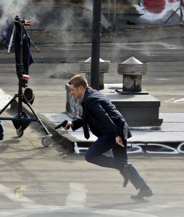 Ben Mckenzie on the set of Gotham