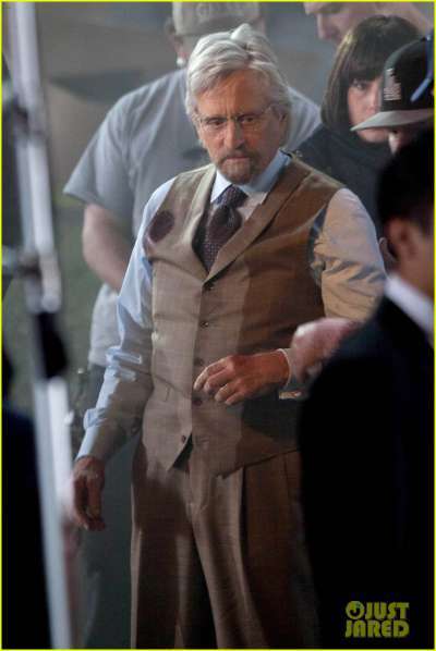 *EXCLUSIVE* Michael Douglas and Evangeline Lilly on the set of "Ant Man"