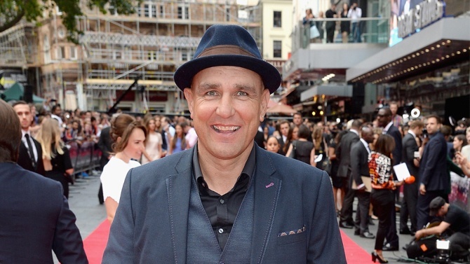 Vinnie jones brick green arrow