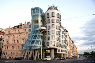 Dancing-Building_Praga