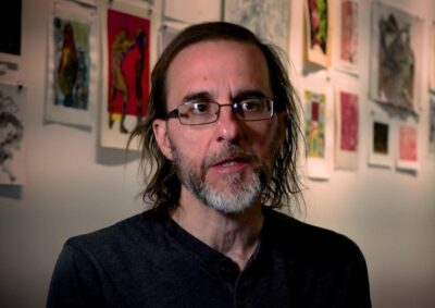 L'artista americano Bruno Nadalin tra le sue opere