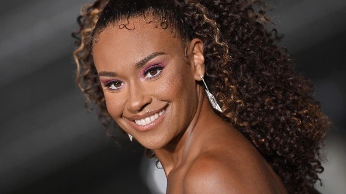 Ryanmichellebathe