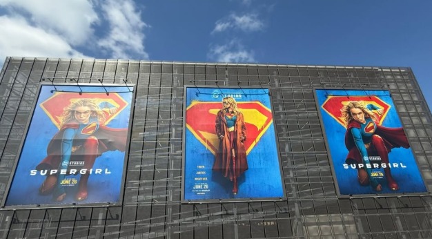 Supergirl cartelloni